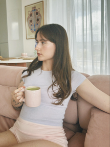 เสื้อยืดครอปผู้หญิงสำหรับฤดูร้อน ผ้าฝ้ายยืดเนื้อบางเบา กระชับรูปร่าง แฟชั่นลำลอง คอกลม รับผลิตแบบ OEM ODM - Product Image 4