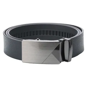 Ceinture réversible en cuir de vachette noir uni avec boucle carrée à verrouillage automatique en alliage, design géométrique, style formel, prête à offrir - Product Image 2