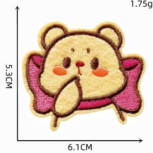 Badges magnétiques brodés en tissu de luxe en gros pour vêtements scolaires et sportifs, patchs de mode, fournisseur OEM d'usine - Product Image 2