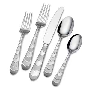 Juego de Cubiertos Modernos de Acero Inoxidable con Acabado Plateado, Juego de Cuchara, Tenedor y Cuchillo para el Hogar - Product Image 5