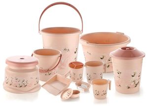 Ensemble de salle de bain compact 11 pièces : Seau 20L, 2 tasses 1.5L, Bassine 20L, Poubelle 14L, Tabouret 508, 2 porte-savons, Porte-brosse à dents, Balayette, Ensemble de bain - Product Image 5