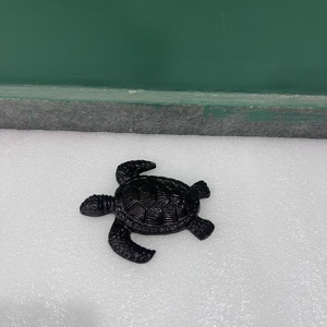 Escultura Decorativa de Tortuga Moderna en Aluminio con Acabado Marrón para Decoración de Mesa en Diwali - Product Image 5