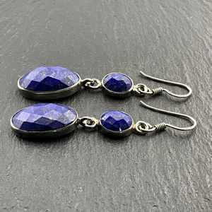 Boucles d'oreilles pendantes fantaisie en argent sterling et lapis-lazuli vintage, bijoux faits à la main avec pierres précieuses bleues, cadeau élégant pour femmes - Product Image 2
