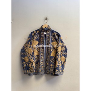 Veste en velours Suzani pour femmes indiennes, broderie florale faite à la main, doublure intérieure en coton, veste en velours pour femmes, veste d'hiver en velours - Product Image 2