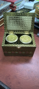 กล่องใส่ผลไม้อบแห้งโลหะดีไซน์เนอร์ 2 ช่อง พร้อมขวดตกแต่ง สำหรับของชำร่วยงานแต่งงานและของขวัญในเทศกาลต่างๆ - Product Image 4