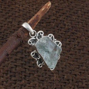 Colgante de Aguamarina en Plata de Ley 925 Hecho a Mano, Gema Natural, Collar Artesanal, Amuleto, Joyería Vintage - Product Image 2