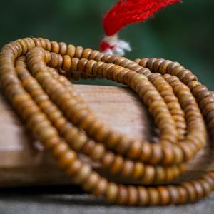 Collar Mala Tradicional de Cuentas de Madera de 2 mm para Oración, Japón, Pooja, Meditación, Yoga, Uso Devocional, Marrón, Sigma Export - Product Image 3