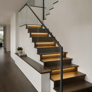 Escalier flottant moderne en bois avec balustrade en verre transparent pour les intérieurs de villas et d'hôtels de luxe, doté d'escaliers en chêne clair. - Product Image 2