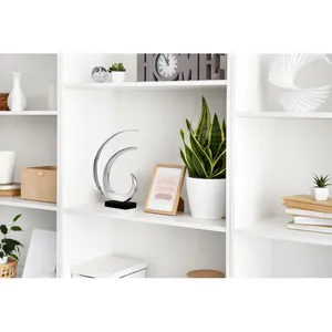 Escultura Metálica Hecha a Mano de Alta Gama, Arte Decorativo Elegante para Salas de Estar de Diseño, Escultura Metálica de Lujo para Pedidos al por Mayor, Hierro Moderno - Product Image 3
