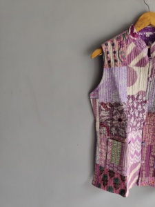Gilet bohème en coton patchwork pour femme, col mandarin, sans manches, matelassé avec poches, longueur standard, vêtement d'extérieur, cadeau pour elle - Product Image 4