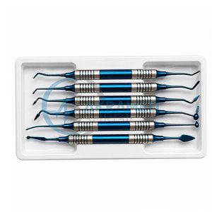 Kit de 6 Instrumentos Dentales para Rellenos de Composite, Recubiertos de Titanio Azul, de Acero Inoxidable Restaurador - Product Image 1