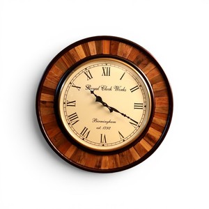 Horloge murale mécanique en bois faite à la main |   Horloge vintage à chiffres romains, décoration rustique pour la maison, horloge de mariage - Product Image 4