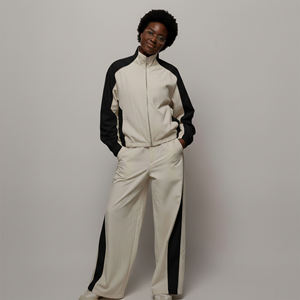 Ensemble de survêtement sportif deux pièces pour femme avec logo personnalisé, manches longues, coupe ample, col montant, fermeture éclair, pantalon large, toutes saisons - Product Image 5