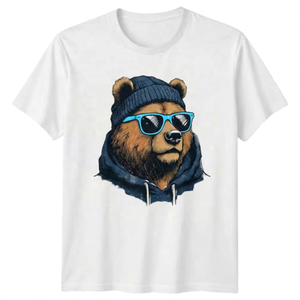 Camiseta informal para hombre con estampado de oso con gorro y cuello redondo, manga corta, corte regular, algodón jersey - Product Image 6