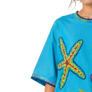 เสื้อยืดโอเวอร์ไซส์สีฟ้าสำหรับผู้หญิง พิมพ์ลายมหาสมุทรสีสันสดใส สไตล์ลำลอง ผ้าฝ้าย สตรีทแวร์ ใส่สบายช่วงฤดูร้อน ทรงหลวม รับผลิตตามแบบ OEM ODM ขายส่ง - Product Image 3