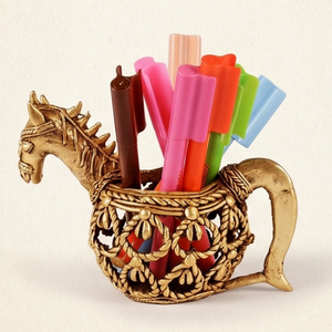 Organisateur de bureau en laiton Dhokra en forme de cheval, porte-stylo en métal artisanal tribal, décoration de bureau traditionnelle indienne - Product Image 1