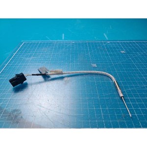 Thermomètre à résistance au platine HAYASHI JPt100-0.15-1-M-3 98387, utilisé comme pièce détachée d'équipement semi-conducteur d'époque - Product Image 2