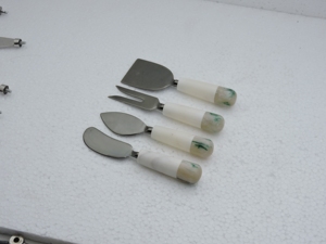 Ensemble d'ustensiles à fromage 4 pièces, spatules en acier inoxydable avec manches en plastique marbré blanc et bleu, outils de service - Product Image 2