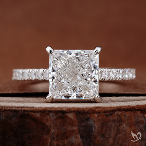 Anillo de compromiso audaz de oro blanco de 10K con diamante de laboratorio de corte princesa de lujo de 3 ct, banda pavé tipo catedral, certificado IGI - Product Image 1