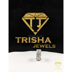 Anillo de banda de hip hop con diamantes de moissanita VVS, plata de ley 925, estilo Iced Out, joyería de lujo de Trisha Jewels - Product Image 4