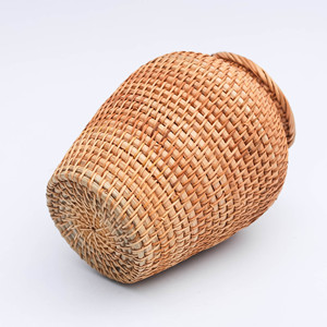 Vase en rotin tressé artisanal avec col en forme de bouteille – Fabriqué en rotin naturel de haute qualité - Product Image 5