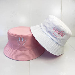Chapeau Bob Brodé Rose et Blanc Unisexe en Toile de Coton Décontracté Printemps-Été pour Adulte avec Logo Smiley sur le Panneau Avant - Product Image 1