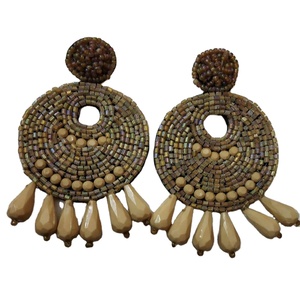 Boucles d'oreilles pendantes à paillettes faites à la main de la meilleure qualité - Product Image 5