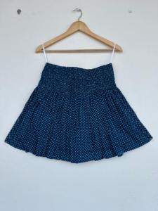 Mini-jupe en coton bleu marine à pois pour femme, taille haute élastiquée smockée, coupe évasée trapèze, courte, pour l'été - Product Image 1