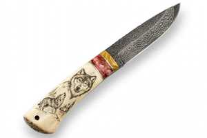 Couteau utilitaire artisanal en acier Damas avec gravure de loup en scrimshaw, manche en os de chameau, qualité DIY, OEM disponible - Product Image 2