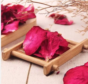 กลีบกุหลาบแห้งเกรด A1 แบบไฮบริด |   กลีบดอกไม้แห้งจำนวนมาก |   กลีบกุหลาบแดงแห้งเกรด A1 |    กลีบดอกพรีเมียมแบบแห้ง - Product Image 3
