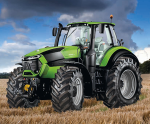 Tracteur agricole Deutz à cabine, robuste, 4x4, moteur diesel, avec cabine de luxe et climatisation, équipement agricole performant - Product Image 3