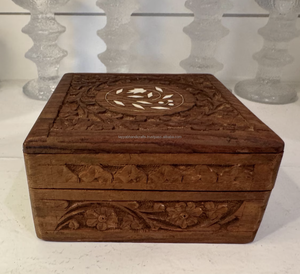 Boîte de rangement carrée en bois de bambou de haute qualité, fermeture magnétique, design gravé, pour l'organisation de la maison, les bijoux, les produits de nettoyage - Product Image 5