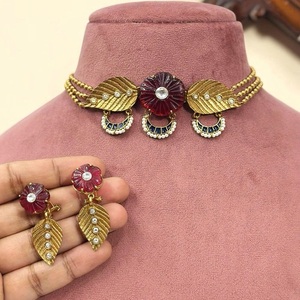 Precioso Juego de Collar y Aretes Clásicos de Moissanita Chapados en Oro de Latón de Alta Calidad para Regalo de Aniversario, Boda o Compromiso - Product Image 1