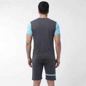 Ensemble de survêtement athlétique ajusté bleu ciel et anthracite pour homme – T-shirt et short de sport respirants de qualité supérieure pour l'été et le style décontracté urbain - Product Image 2
