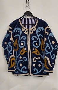 Veste en velours brodée artisanale pour femme, luxe intemporel, style bohème ethnique, inspirée des motifs traditionnels - Product Image 5