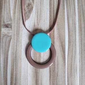 Collar de Resina de Moda, Accesorio de Cristal para Boutiques, Tiendas de Regalos y Plataformas de Comercio Electrónico - Product Image 6