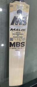 ไม้คริกเก็ต MB Malik MBS Sher Bilal English Willow น้ำหนักเบา ทนทาน จุดหวานต่ำ-กลาง พร้อมปลอกหุ้มไม้ - Product Image 2
