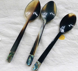 Cuchillería de Cocina Hecha a Mano con Cuerno de Búfalo Natural, Incluye Cucharas de Cuerno, Tenedores de Cuerno y Cuchillos de Cuerno - Product Image 2