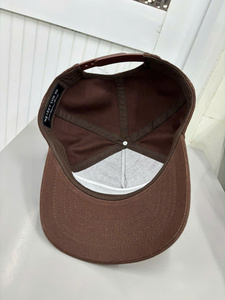 Casquette de baseball marron foncé style vintage avec logo brodé personnalisé, mode rétro, ajustable, non structurée, type « Dad Hat », fabrication OEM au Vietnam - Product Image 5