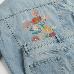 ชุดแจ็คเก็ตยีนส์เดนิมผู้ชาย สไตล์สตรีทแวร์ ชุดสองชิ้น ผ้าหนาปักลายปักกลางตัวเสื้อ ซักแบบ Stone Washed รับผลิตตามแบบ OEM ODM ขายส่ง - Product Image 4