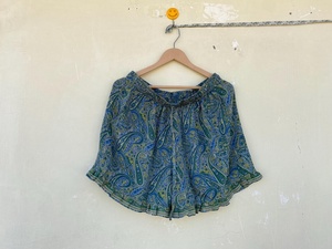 Short de sport en tissu de soie Demoiselle d'honneur Relaxed Feel Women Silk Short - Product Image 3