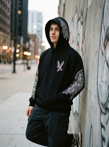 Sudadera Unisex Negra con Capucha y Bolsillo Canguro, 100% Algodón, Impermeable y Resistente al Viento, para Invierno - Product Image 2