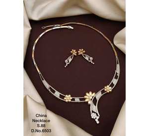 สร้อยคอหินโมโนไซต์ชุบทองแบบไม่เจียระไนพร้อมรูปทรงมงกุฎชุดแบบดั้งเดิมชุดใส่และของขวัญงานแต่งงานอินเทรนด์การออกแบบที่หรูหรา - Product Image 3