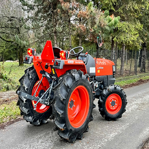 Tracteur agricole Kubota L3408 de qualité supérieure avec un puissant moteur diesel, idéal pour le labour, le travail du sol et les tâches agricoles lourdes - Product Image 6