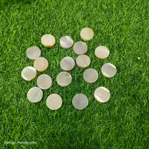 Disque en corne de bœuf naturelle brun beige, artisanal, poli, de qualité supérieure, pour la création de pièces de monnaie et la gravure DIY, au meilleur prix - Product Image 3