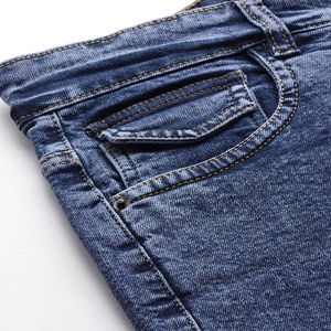 Shorts en jean pour homme, brodés, à ourlet effiloché orné de cristaux, coupe slim, en coton bleu délavé, décontractés, d'été, style streetwear - Product Image 2