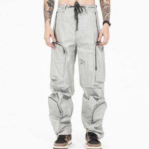 Pantalon cargo pour homme, gris clair uni, coton, taille mi-haute, coupe classique, style utilitaire, saison printemps - Product Image 1
