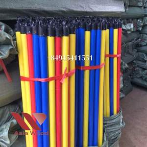 Palo de escoba de madera de 120cm con revestimiento de PVC ecológico de alta calidad de Vietnam, cabezal de plástico corto colorido, limpieza del hogar, recogedor 2 en 1 - Product Image 6