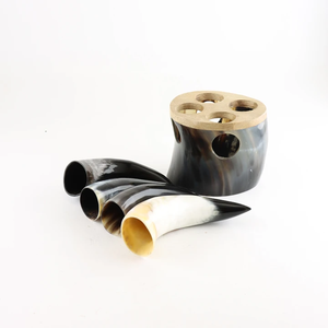 Verres à shot de luxe en corne de buffle polie et durable, support en bois massif, articles de boisson en corne naturelle faits à la main, cadeau d'affaires pour hommes - Product Image 2