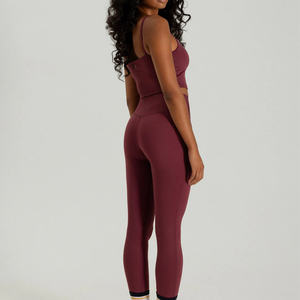 Conjunto de Top y Leggings para Mujer, Estilo Único y a la Moda, Venta al Por Mayor, Nuevo Diseño, Precio Económico, Conjunto de Yoga para Mujer - Product Image 2